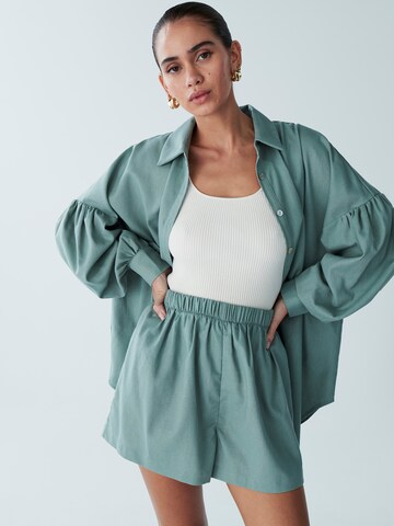 Loosefit Pantaloni 'KADY' di St MRLO in verde: frontale
