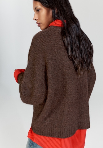 Pull&Bear Pulover | rjava barva