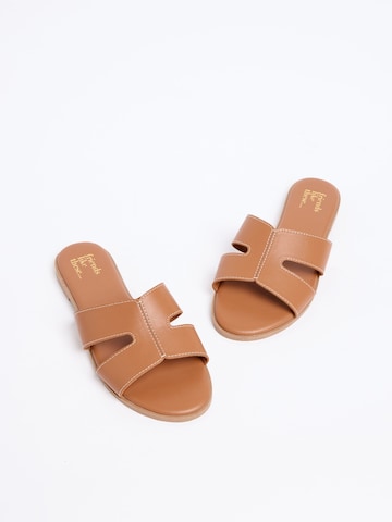 Friends Like These Pantolette in Braun