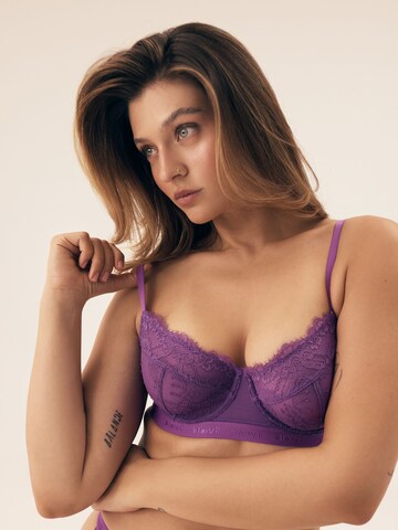 Classico Reggiseno 'Soft-BH Ocrissa, Stickerei, florale Spitze' di ESOTIQ in lilla