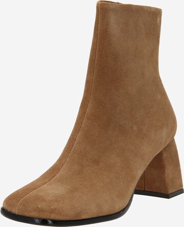 TOPSHOP Bootie 'Nina' in Beige: front