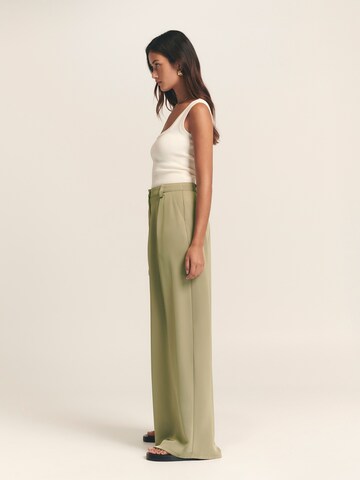 St MRLO Wide leg Pleat-Front Pants 'View' in Green