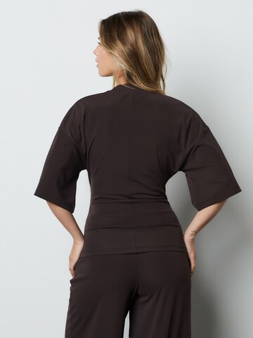 Next Футболка в Коричневый