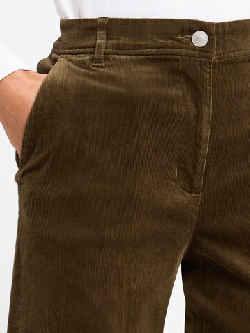 Marie Lund Regular Trousers in Green