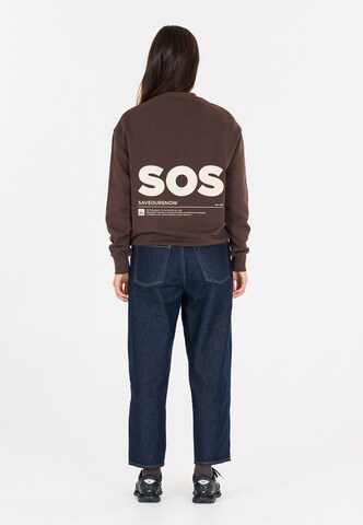 SOS Sweatshirt 'Bovec' in Braun