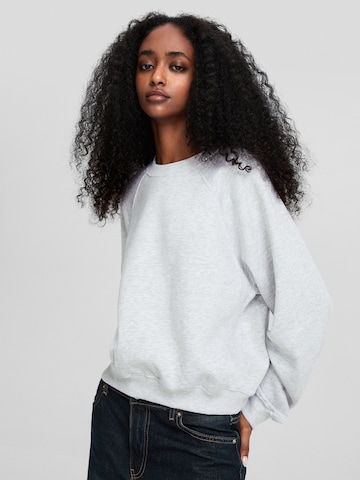 Bershka Sweatshirt in Grau