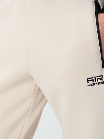 Tommy Life Tapered Workout Pants 'Jogginghose' in White