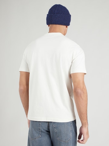 Tricou 'S-LODESTAR' de la NAPAPIJRI pe alb