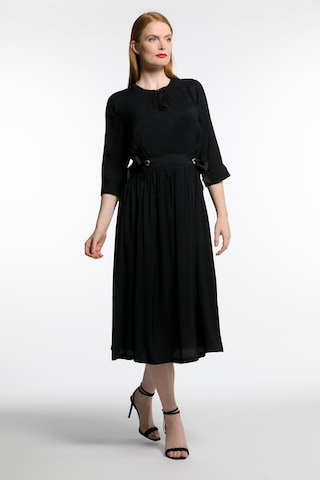 Robe Ulla Popken en noir : devant