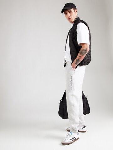 Abercrombie & Fitch Tapered Bukser 'CLASSIC' i grå