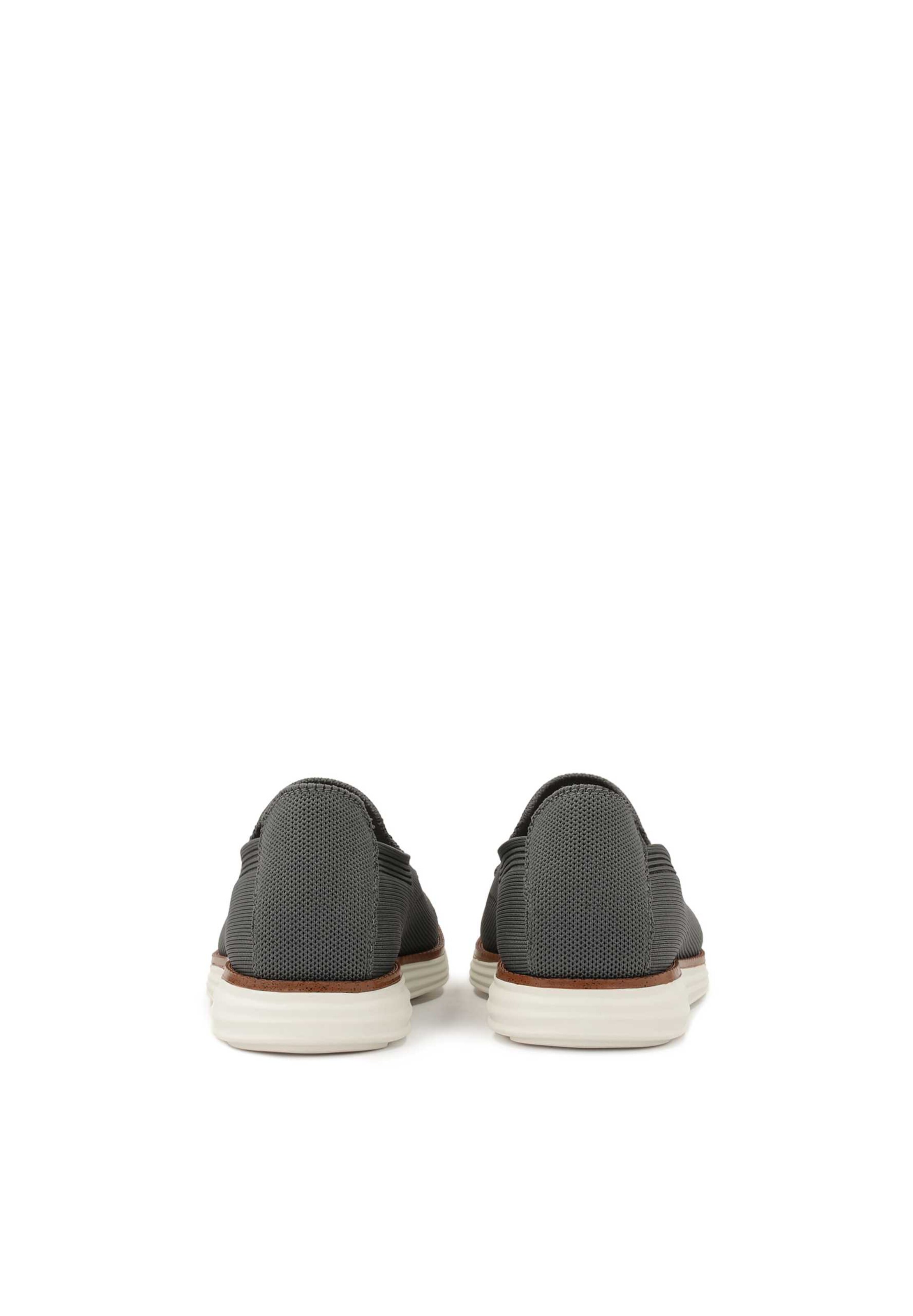 Scarpa slip-on di Kazar in grigio