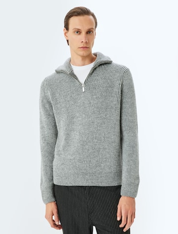 Koton Sweater in Grey: front