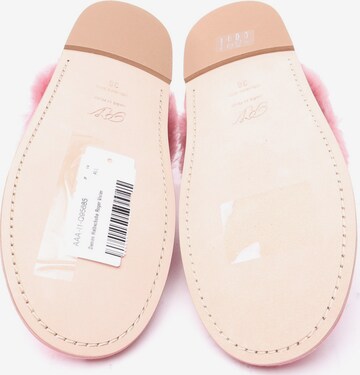 Roger Vivier Flats & Loafers in 36 in Pink