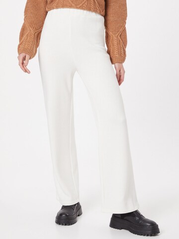 Wide leg Pantaloni de la OVS pe alb: față