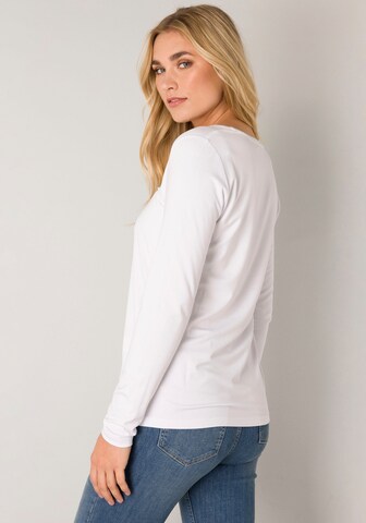 BASE LEVEL Shirt in Weiß