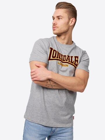 Maglietta 'CLASSIC' di LONSDALE in grigio: frontale