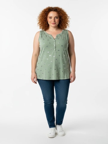 Shape Of You Top in Groen: voorkant