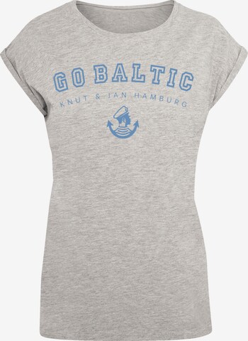 F4NT4STIC T-Shirt 'Go Baltic' in Grau: predná strana