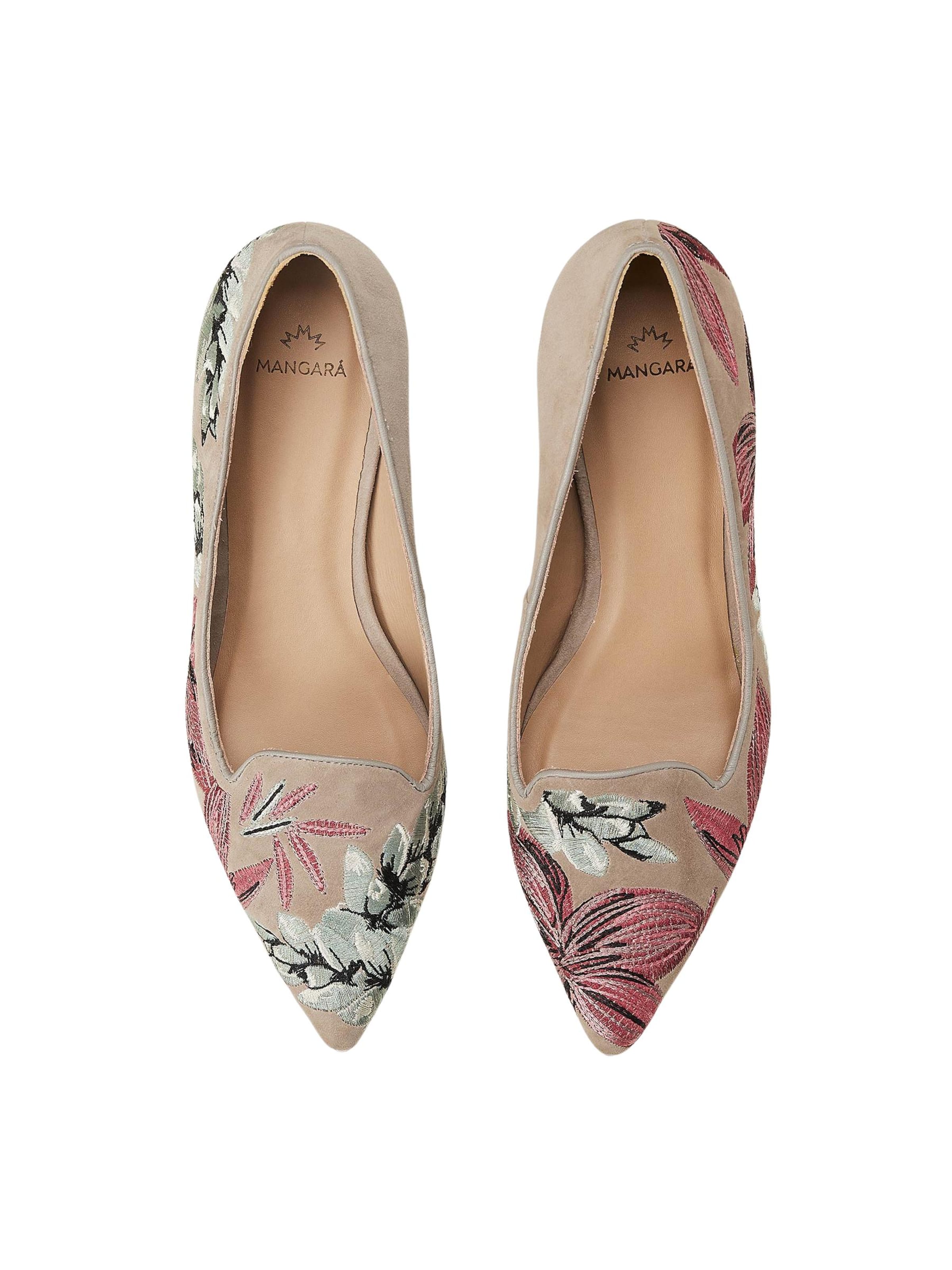 Mangara Atelier Pumps 'Escarpins Mangara Ipe en cuir beige brodé à talon aiguille' in Grijs