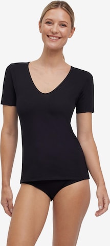 FALKE Undershirt in Black: front