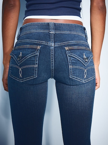Bershka Bootcut Farmer - kék