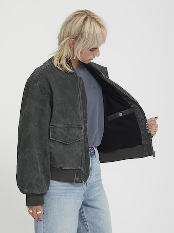 Volcom Between-season jacket 'Workestra' in Black
