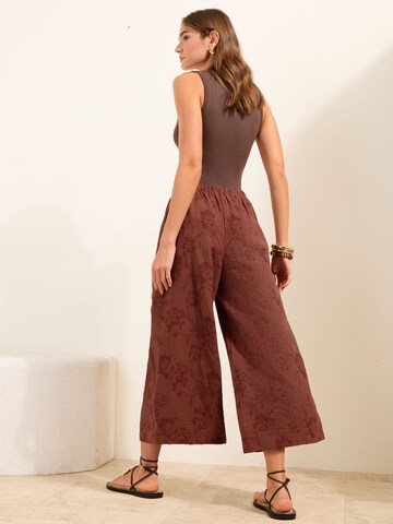 Wide Leg Pantalon Friends Like These en marron