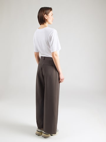 WEEKDAY Wide leg Pleat-Front Pants 'Dara' in Grey
