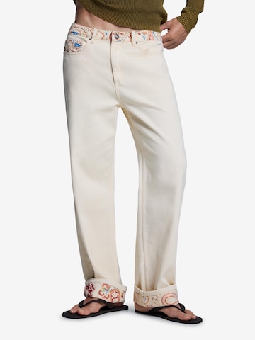 Desigual Regular Дънки в бяло: отпред
