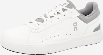 On Низкие кроссовки 'THE ROGER Advantage' в Белый: спереди