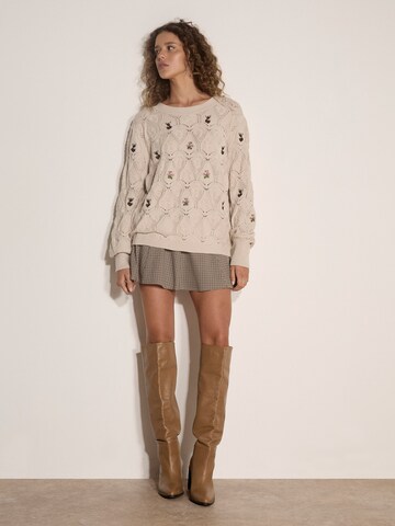 Apricot Sweater ' ' in Grey