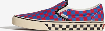 raudona VANS Batai be raištelių 'Classic': priekis