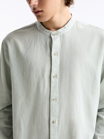 Pull&Bear Regular Fit Hemd in Grün