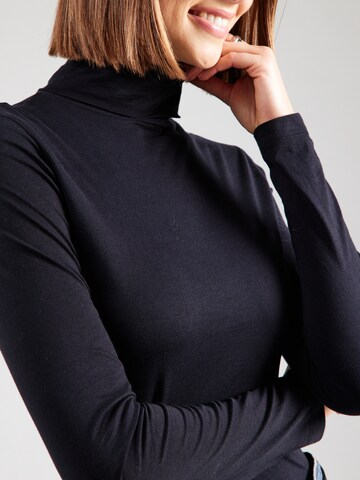Tricou de la GANT pe negru