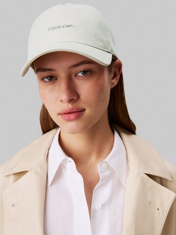 Calvin Klein Cap in Grau: Vorderseite