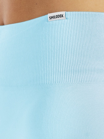 Coupe slim Pantalon de sport 'Phelia' Smilodox en bleu