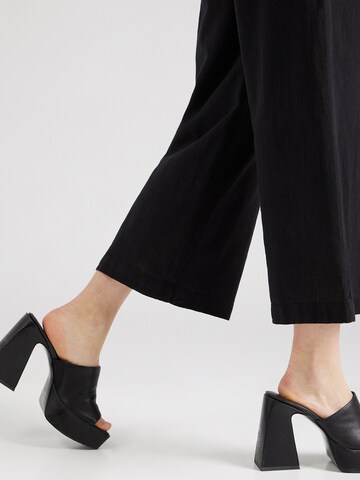 QS Wide leg Trousers in Black