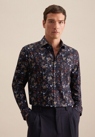 SEIDENSTICKER - Ajuste regular Camisa en marrón: frente