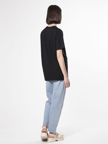 Influencer - Camiseta en negro