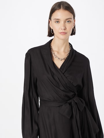 Line of Oslo Kleid in Schwarz