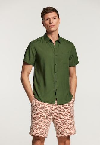 Shiwi - Regular Fit Camisa 'Ethan' em verde: frente