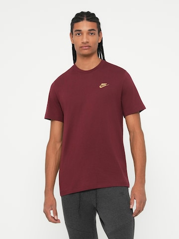Nike Sportswear Regular fit Μπλουζάκι 'CLUB' σε κόκκινο: μπροστά