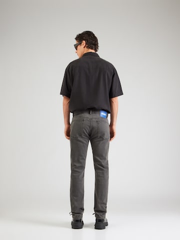 HUGO Slimfit Farkut 'Ash' värissä harmaa