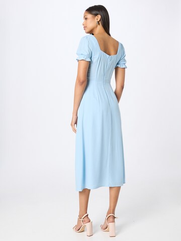 Robe Warehouse en bleu