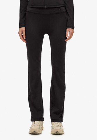 Superdry Flared Broek in Zwart: voorkant