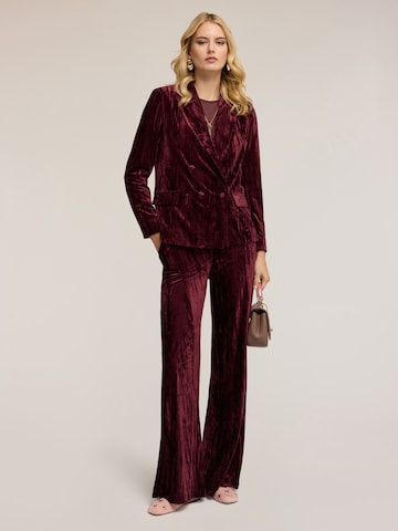 MOTIVI Flared Broek in Rood