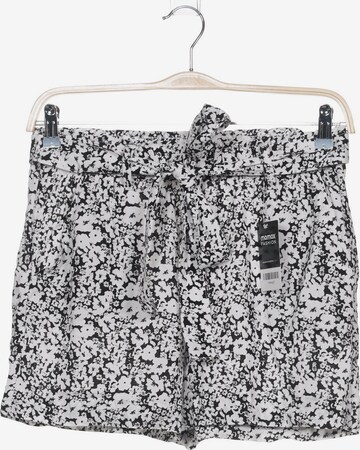 Cartoon Shorts in L in White: front