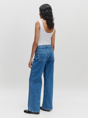 EDITED Flared Jeans 'Kaya' in Blue