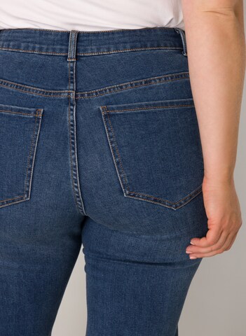 BASE LEVEL CURVY Slim fit Jeans in Blue