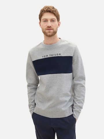 TOM TAILOR Sweatshirt i grå